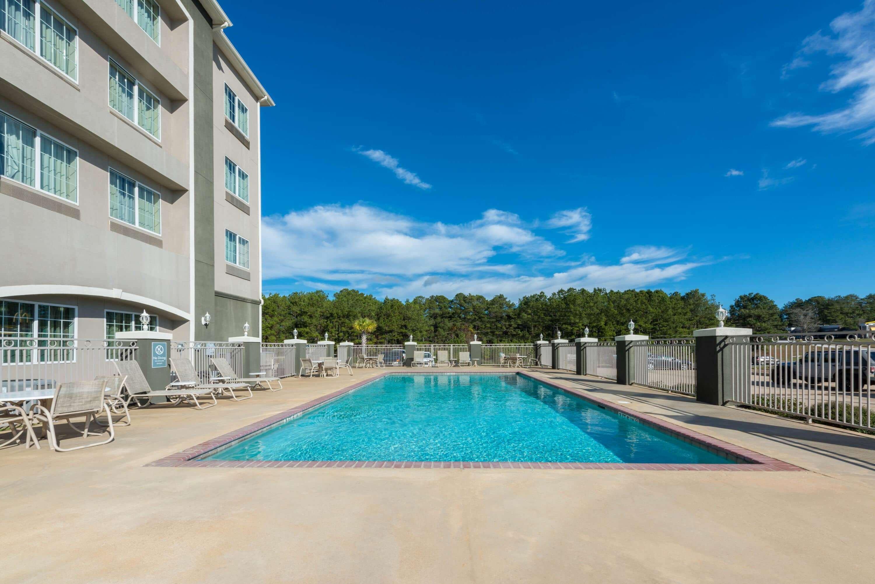 La Quinta By Wyndham Ft. Polk Hotel